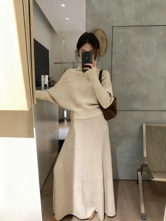 新款冷色系爆款套装秋季韩版女长袖高领宽松毛衣加减龄半身裙套装