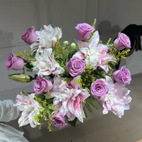 精致花束【紫玫瑰10支+伊莎贝拉10个花苞+黄莺】鲜切花拍二单送配草