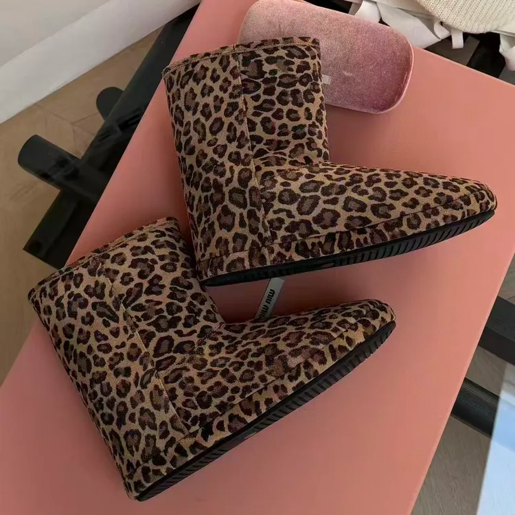 诗歌兰女靴2025秋冬新品厚底真皮豹纹时尚复古皮面一体雪地靴短靴