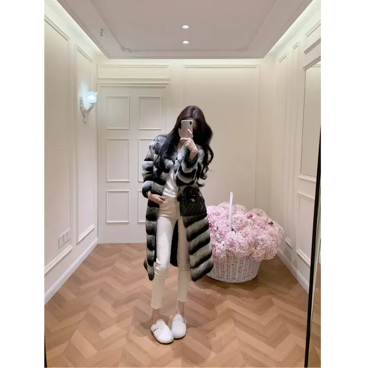 高级感2025年冬新款龙猫青紫蓝獭兔毛环保皮草外套V领大衣显瘦女