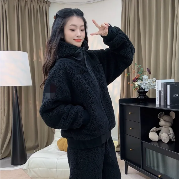 极寒系列摇粒绒三层复合抓绒连帽可外穿家居服宽松袖标可拆卸