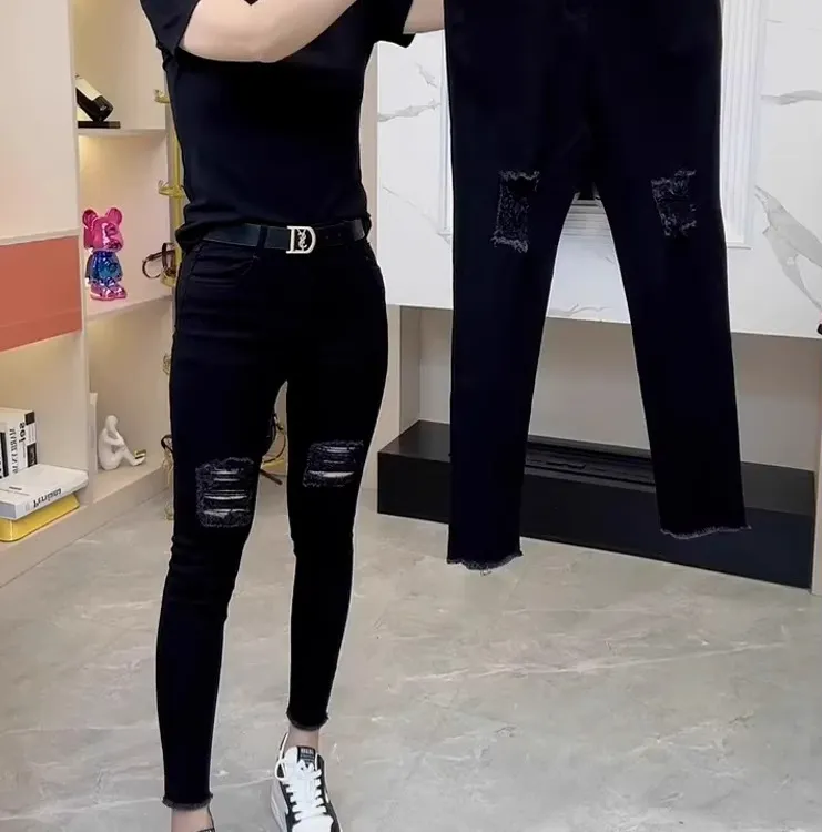黑色高腰休闲小脚牛仔裤女春秋大码胖mm破洞九分小个子弹力铅笔裤