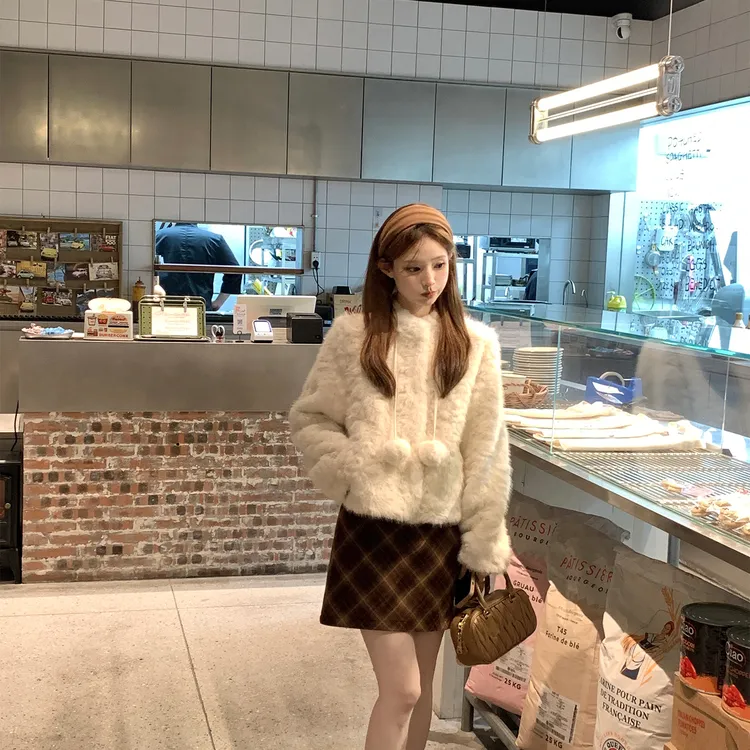 韩系甜美风洋气毛球羊羔毛短外套女秋冬新款小个子毛毛上衣小香风