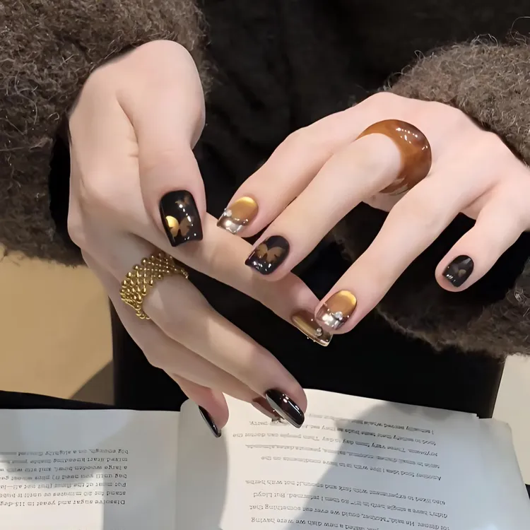 【黑金蝴蝶】秋冬复古鎏金猫眼短款显白手工穿戴甲高级感气质美甲贴