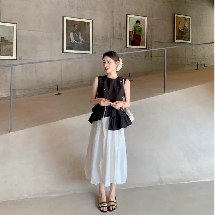 小香风高级感无袖圆领衬衫女2025夏季新款不规则背心气质百搭套装