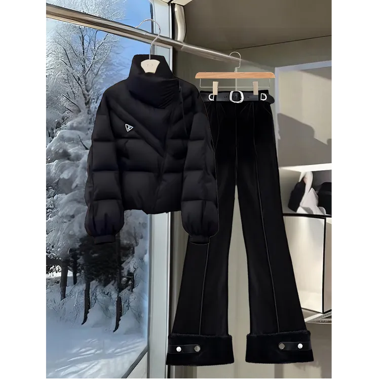 一整套初冬穿搭2025新款高级感黑色棉服外套高腰微喇休闲裤两件套