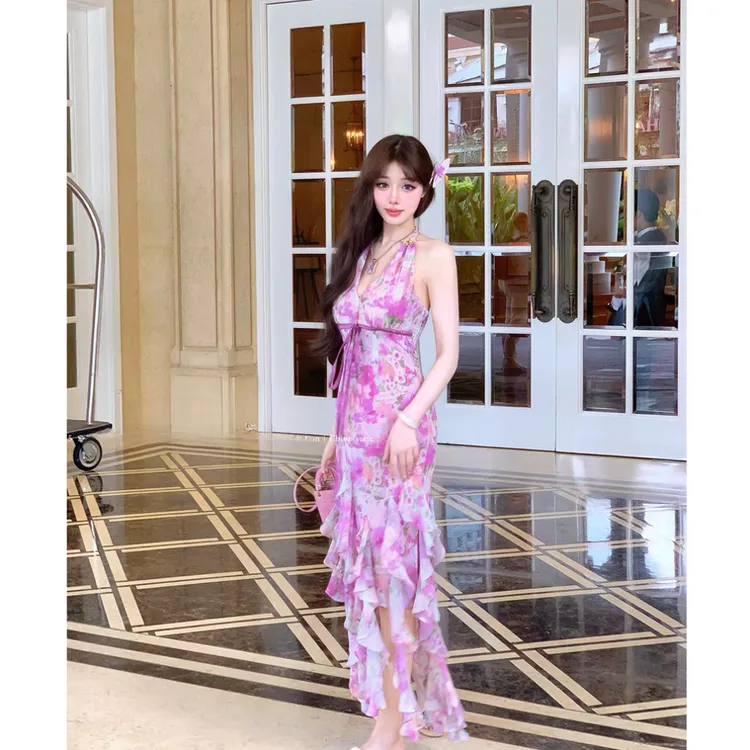 【一帘幽梦】法式气质女神2025夏季新款vintage古早美人挂脖连衣裙