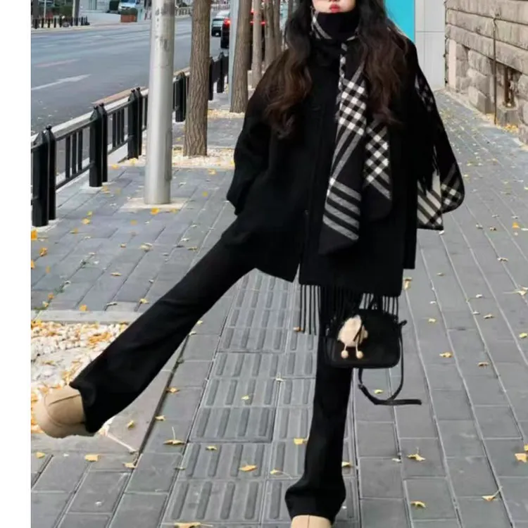 秋冬新款黑色加绒高腰微喇裤2025洋气减龄时尚百搭垂感显瘦喇叭裤