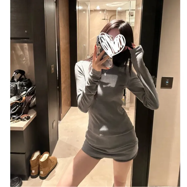 2025新款正肩长袖打底T恤女春秋冬季圆领内搭修身收腰长款上衣