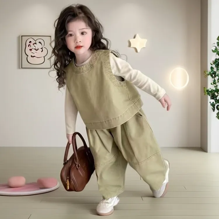 女童时装套装2025春秋季新款女宝纯棉打底衫套头马甲老爹裤三件套