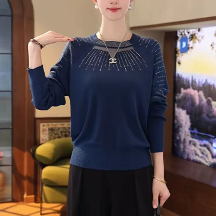时尚洋气百搭高级减龄圆领毛衣洋气纯色简约烫钻2025新款休闲上衣