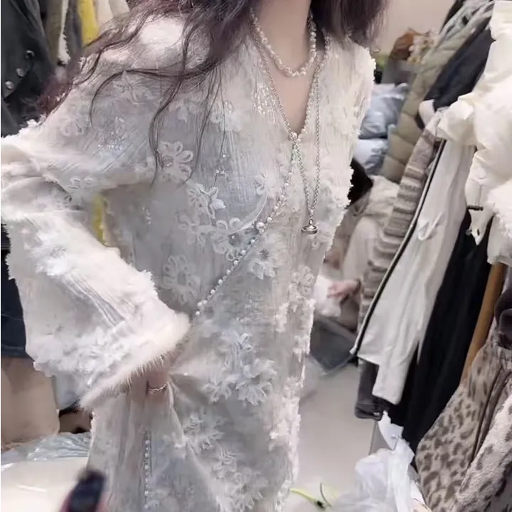 冬季新款蕾丝V领常规款中长款蕾丝衫女显瘦上衣气质女生打底衫