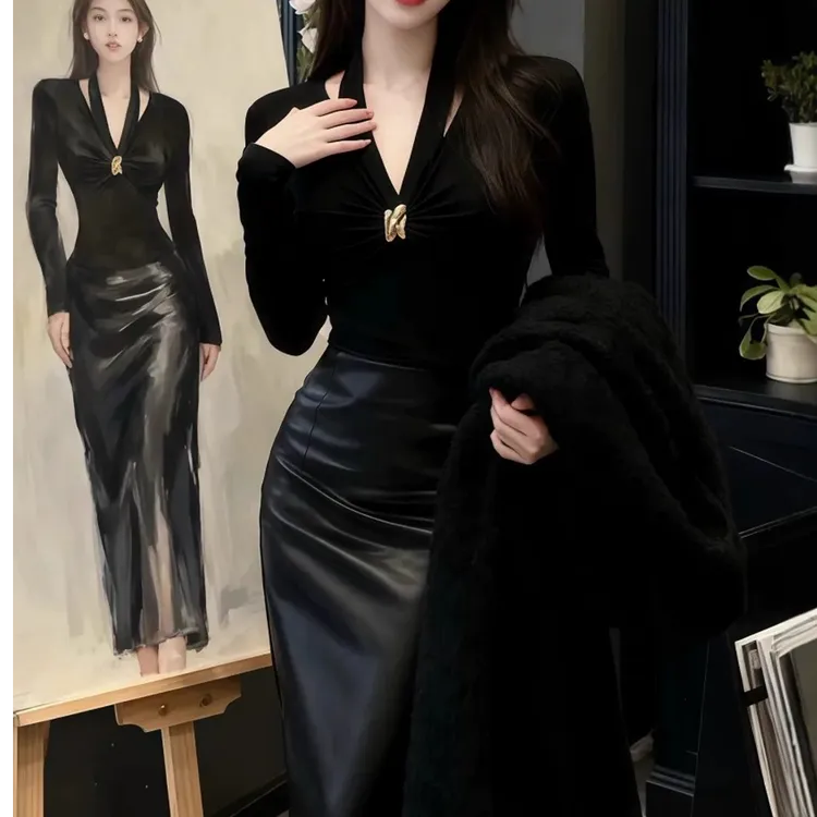 【小稳专属运补6-8】微胖大码秋冬气质挂脖针织上衣+皮裙套装5287