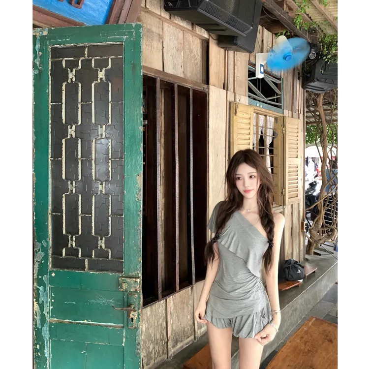 韩系气质女神2025秋季新款性感斜肩上衣配高腰裙裤休闲运动套装