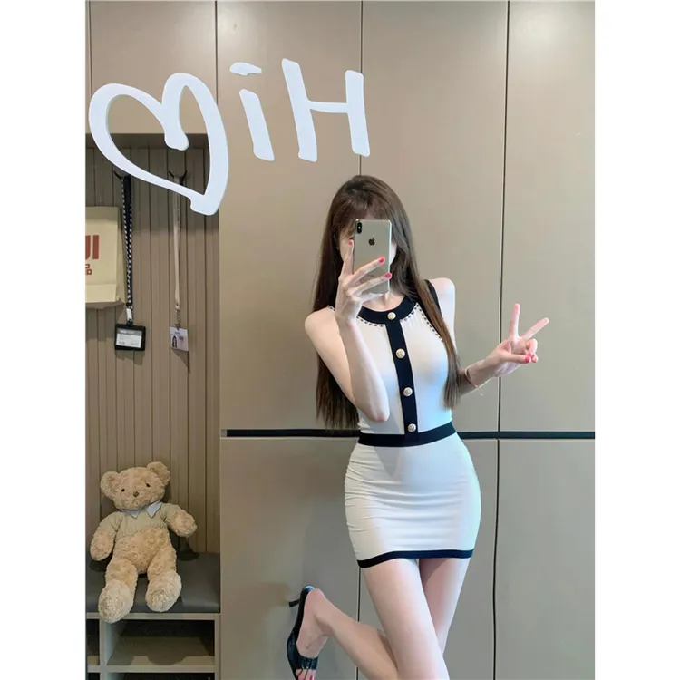 小香风撞色无袖背心圆领连衣裙女秋冬御姐高级收腰显瘦包臀短裙子