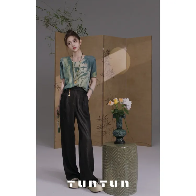 吞吞穿搭日记【风华诀】国风清冷禅意 高级流光感暗纹提花阔腿裤