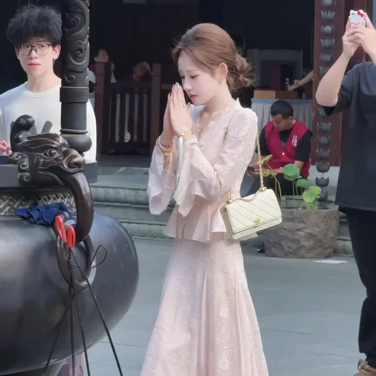 2025秋季新款国风一整套新中式蕾丝拼接提花外套半身裙气质两件套