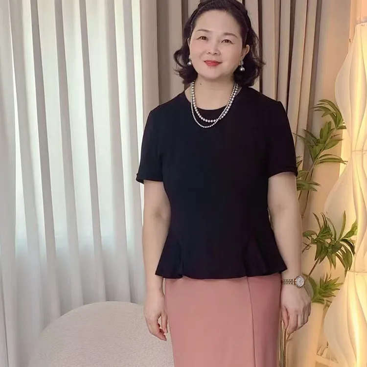 【上衣】2025年新款小蛮腰气质显瘦时尚百搭 夏款高级感上衣