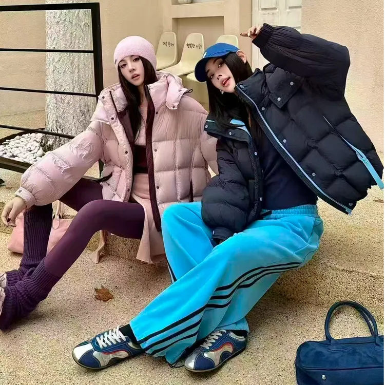 【跳动精灵】2025年撞色系列天花板短款羽绒服新国标90白鸭绒冬季长袖羽绒服