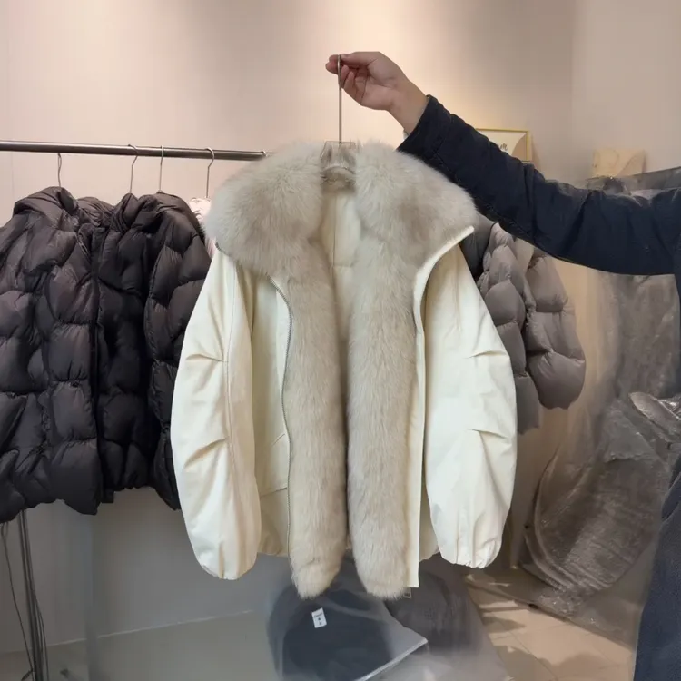 2025冬季新款高级感洋气工装派克服女韩版宽松翻领米白色棉服外套