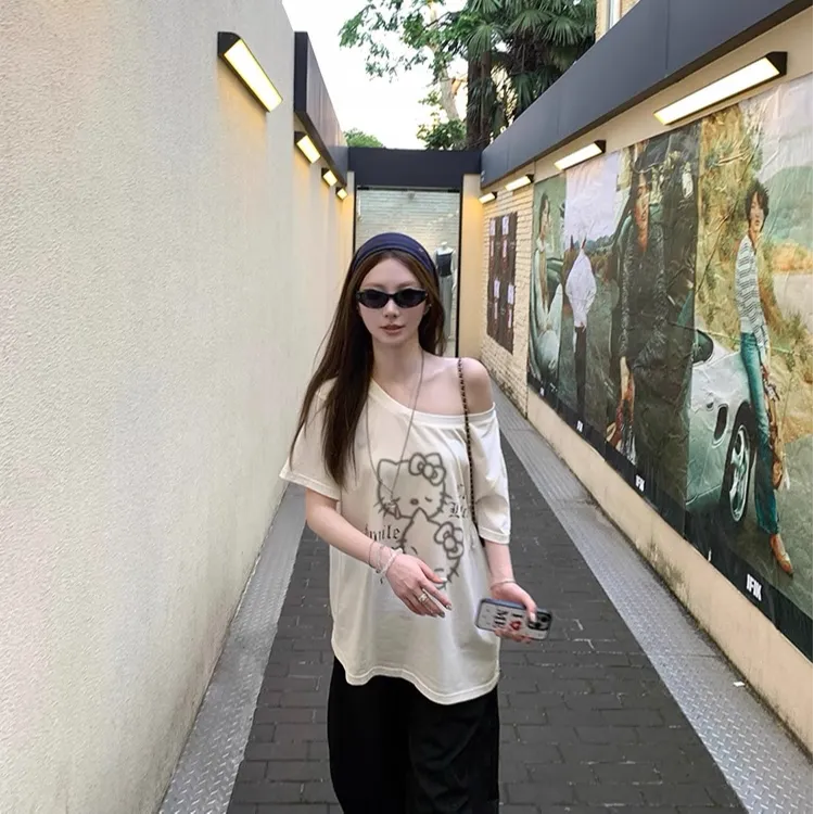 斜肩可爱kitty猫猫头印花短袖T恤慵懒宽松露肩上衣显瘦百搭
