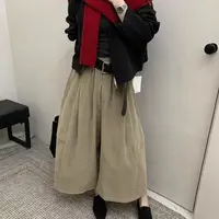 86916万搭深巧 松弛感入秋~高腰灯芯绒八分裤