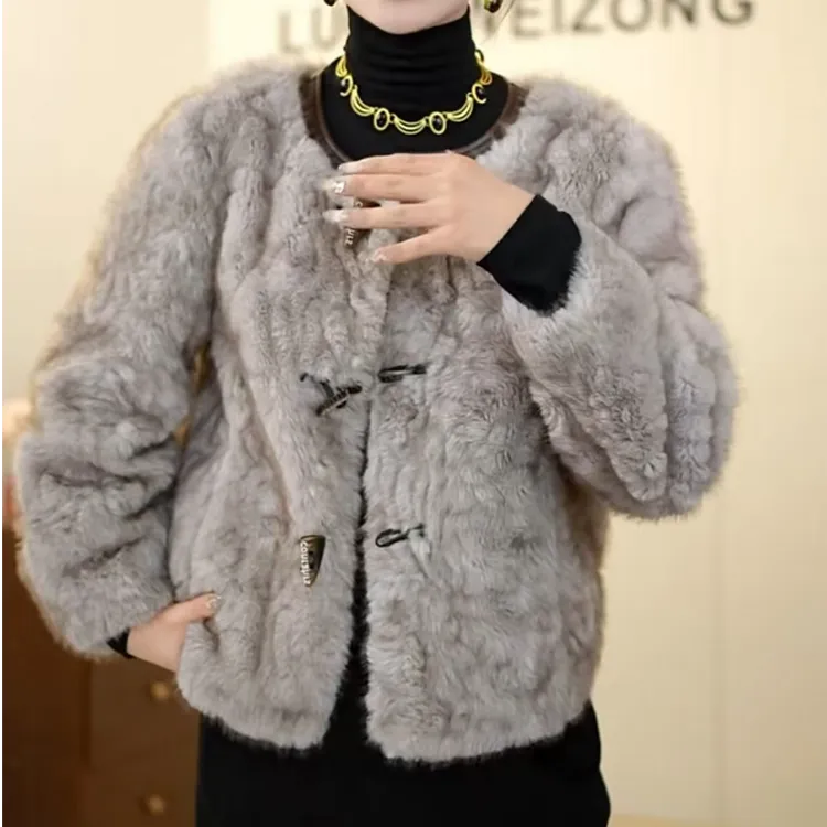 妈妈装皮毛一体外套2025新款中老年女装秋冬装毛毛上衣洋气小香风