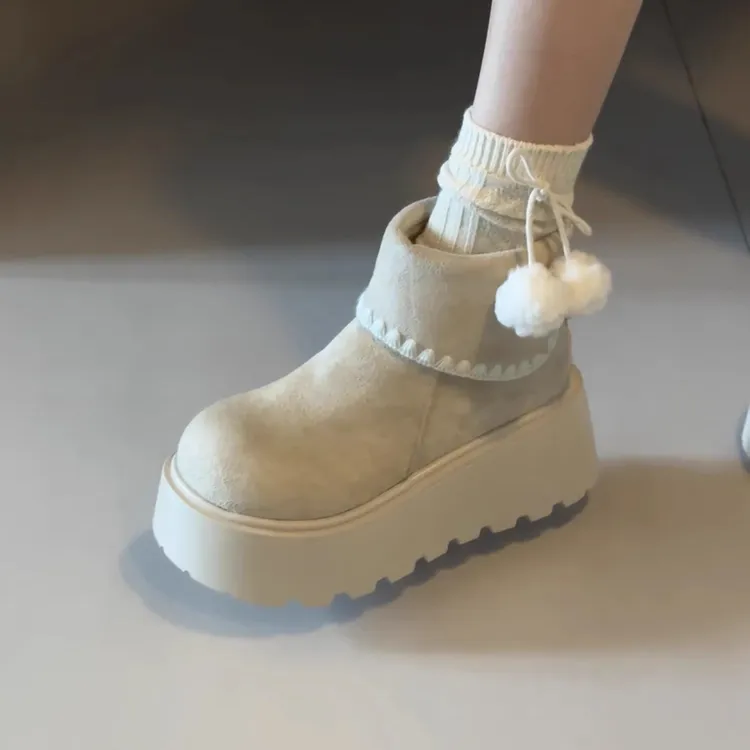 小个子厚底增高加绒短靴女2025冬季新款显瘦白色勃肯雪地靴马丁靴