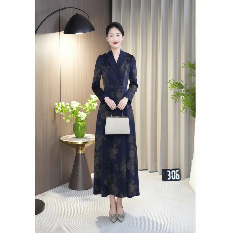 秋季长袖藏蓝色拼色2025新款西装领收腰显瘦连衣裙