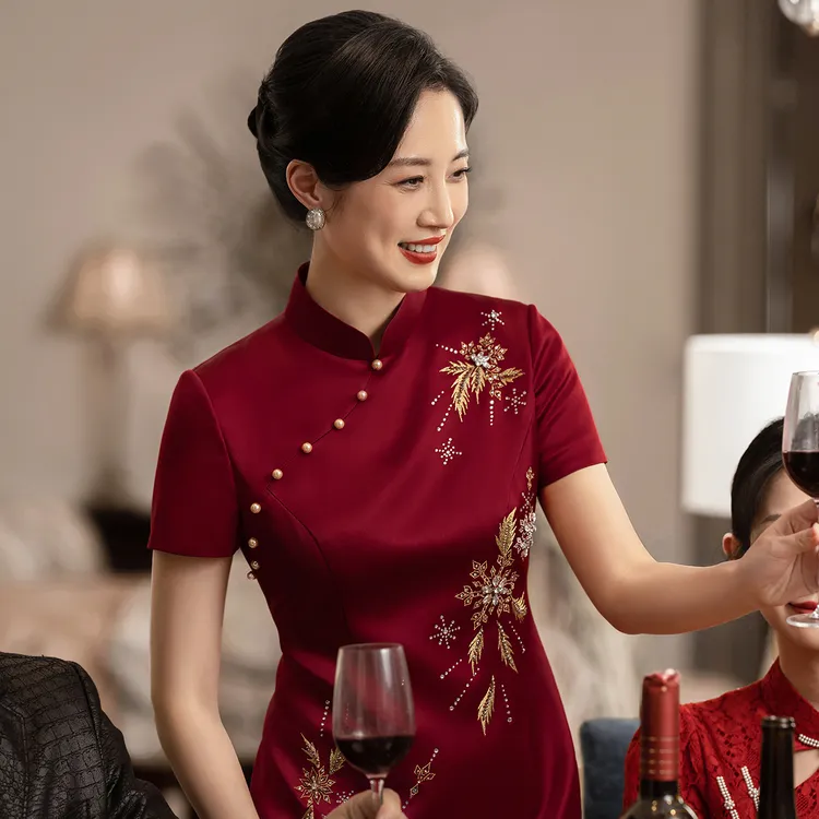 现货《枝上春雪》喜妈妈红色旗袍长袖2025春夏高贵喜婆婆婚宴装