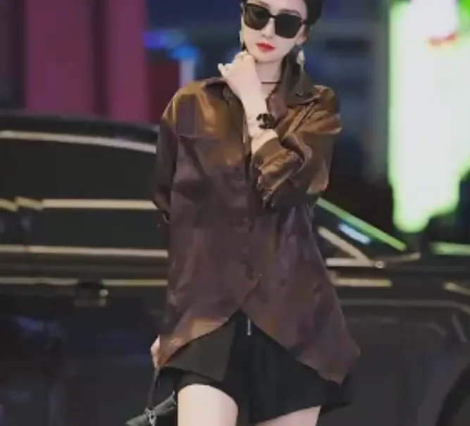 2025夏季新款网红同款洋气减龄韩版爆款时尚翻领衬衫陶zki