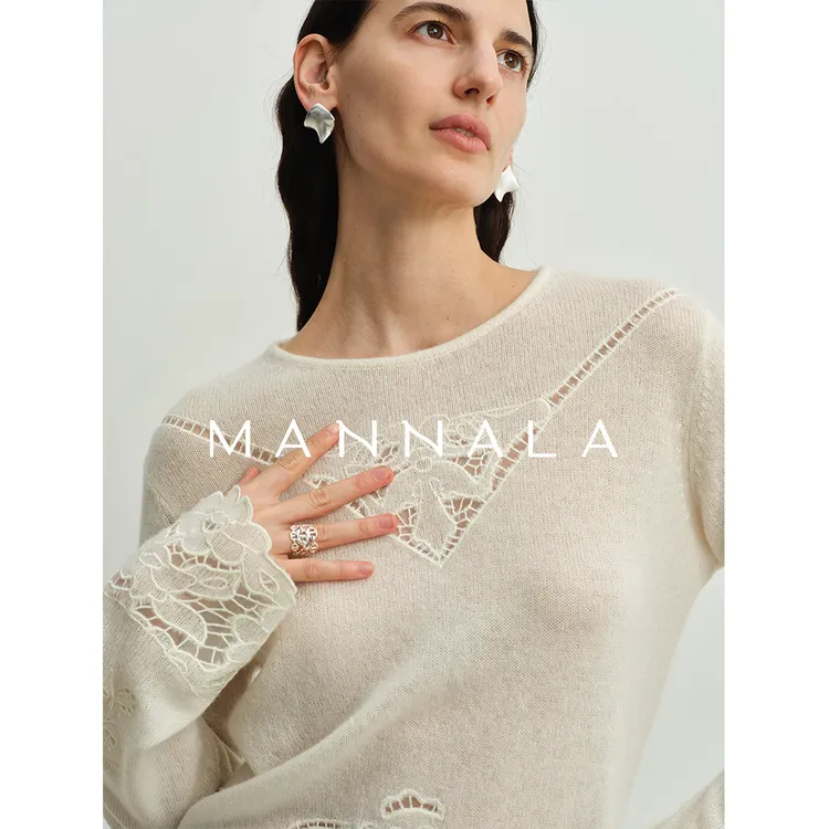 MANNALA丨“荼白”温柔软糯重磅镂空刺绣绣花白色毛衣上衣 Q4640
