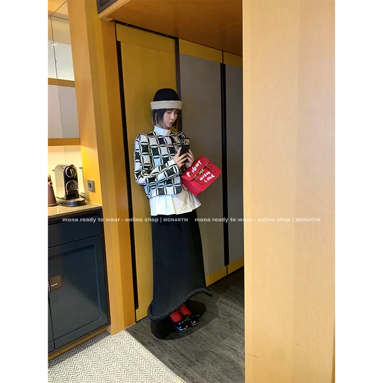 【Mona张绮贤】MONA 100棉独特印花 短款棉衣外套女 OW234994