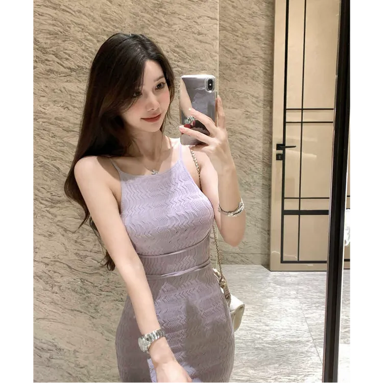【钓系都市】2025新款夏季纯欲修身显瘦设计感挂脖收腰针织连衣裙女