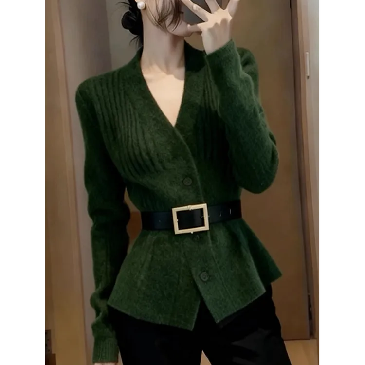 高级感精致绝美v领收腰长袖毛衣女秋冬款大码百搭显白显瘦针织衫