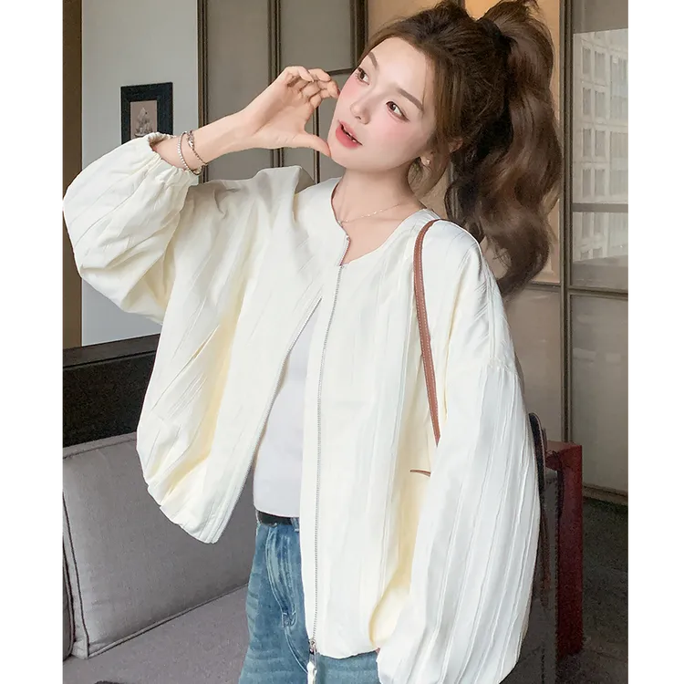 米白色超好看甜酷风时尚洋气短外套女早春新款小个子纯色夹克上衣