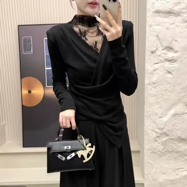 【Dunn】2025秋冬法式V领不规则半高领蕾丝磨毛打底上衣-6151