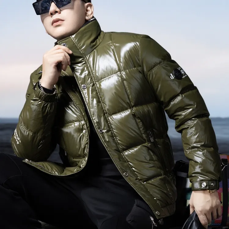 巴赛娜缇时尚亮面白鸭绒羽绒服男士新款冬季保暖防寒服立领外套潮