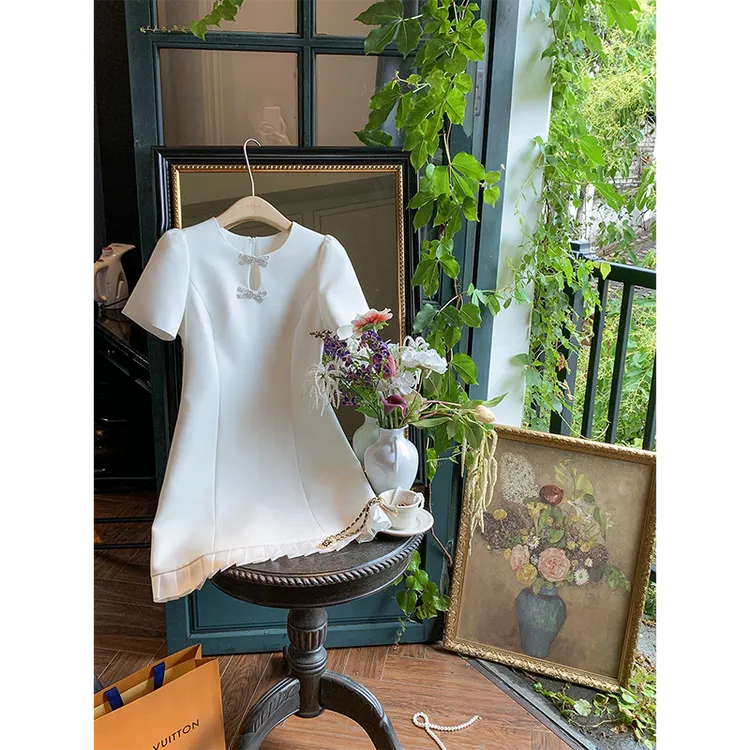 鱼兔子的兔子 小香风镂空连衣裙女夏季新款显瘦高端气质a字短裙子