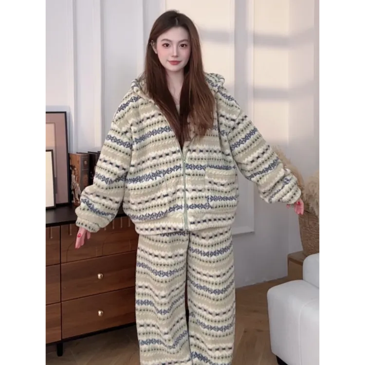 高级感复古条纹珊瑚绒连帽睡衣女冬季新款加厚保暖家居服套装外穿