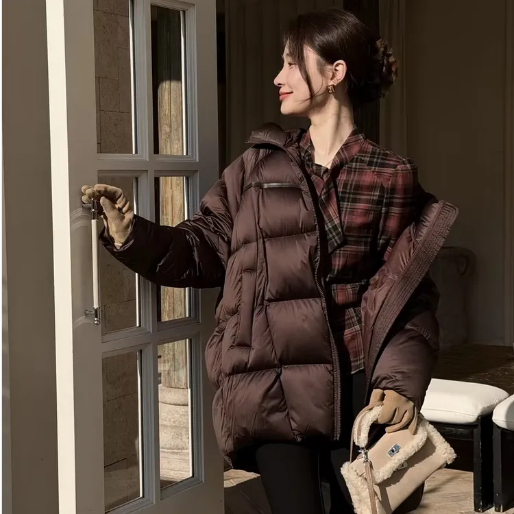 HELA AOMI “缎面鹅”90白鹅绒宽松厚实连帽羽绒服CY5DC64458