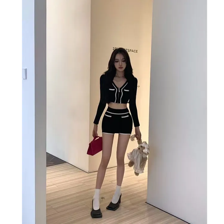 早秋辣妹运动套装女时尚性感撞色短款上衣女短裤健身瑜伽两件套潮