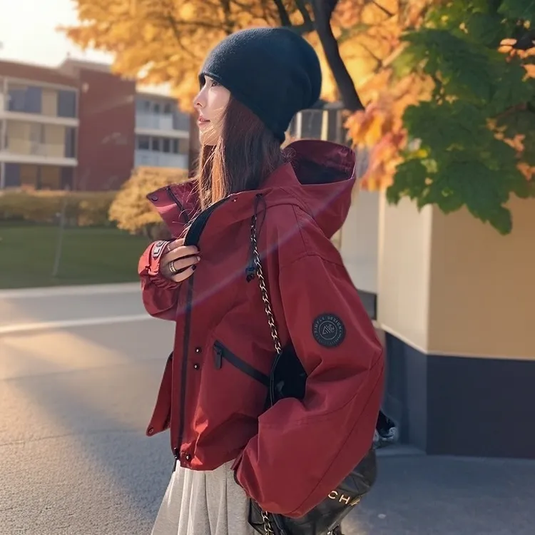 安可拉红连帽工装冲锋衣外套女春秋今年新款小个子流行时髦短上衣