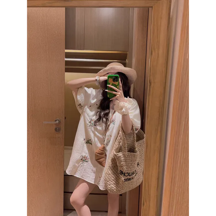 遮肉灯笼袖/刺绣花朵短袖连衣裙夏季宽松法式气质中袖短裙女