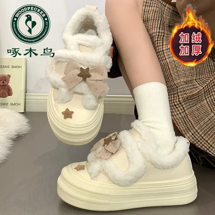 啄木鸟蝴蝶结加绒小白鞋女2025秋冬新款百搭板鞋魔术贴保暖棉鞋女