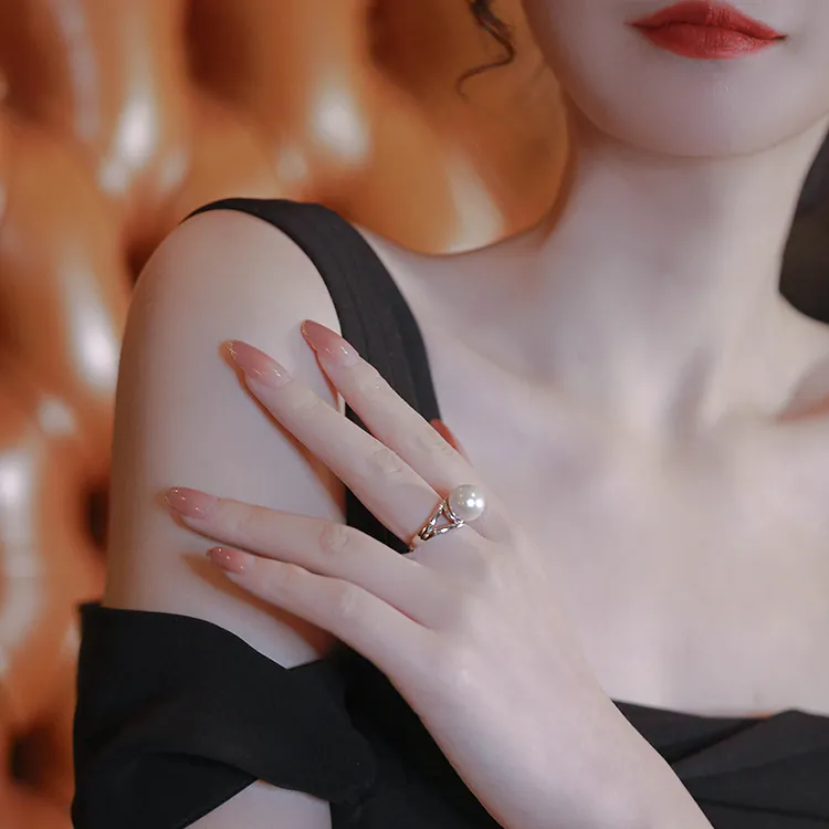 合金戒指 戒指女小众设计轻奢高级感食指戒独特开口可调节指环