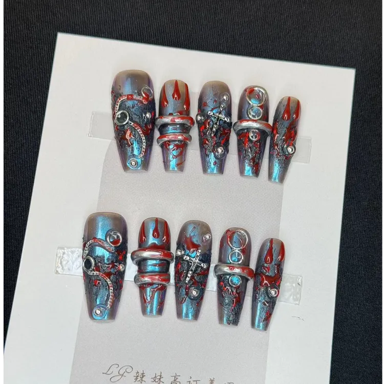 辣妹手工自戴穿戴甲