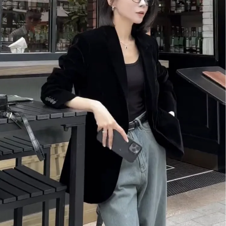 高级感炸街黑色丝绒西装外套女显瘦气质女神范小个子西服上衣1995