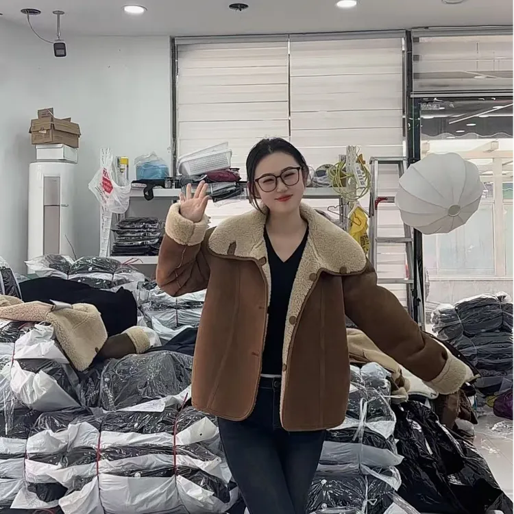 美式复古皮毛一体外套女季新款高级感百搭翻领羊羔毛上衣