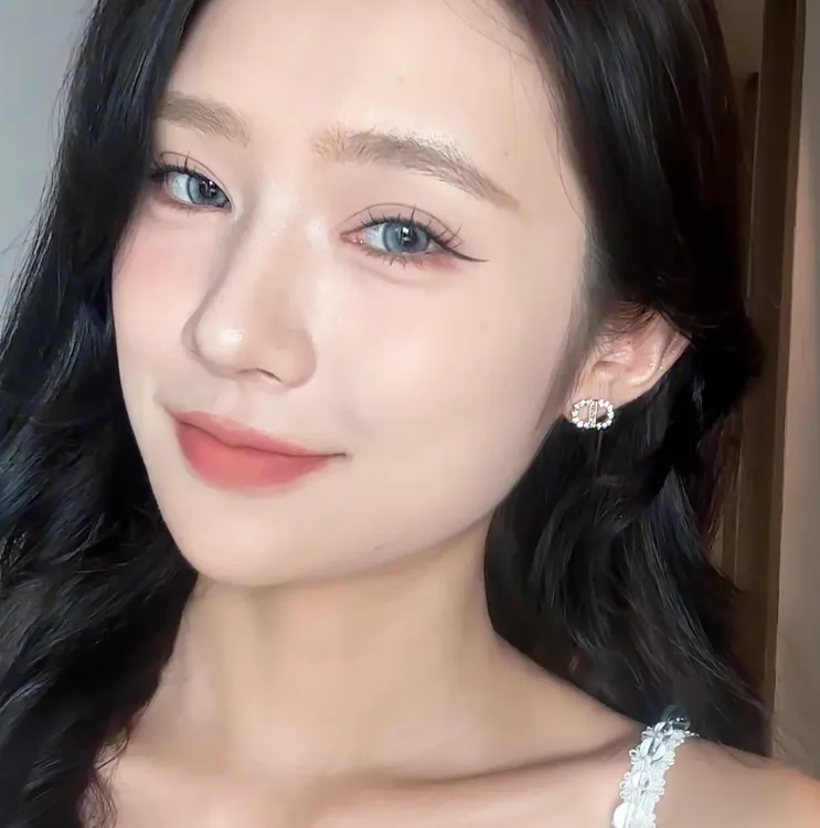 合金锆石耳饰 耳环2025年新款潮小众设计感精致耳钉女高级感轻奢